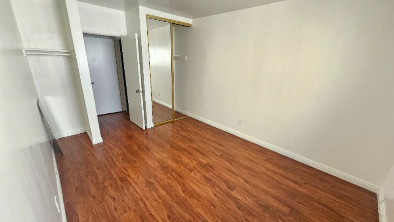 Building Photo - 933 S Gramercy Dr