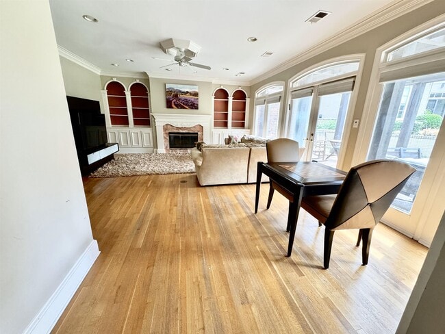 Building Photo - 415 S Yates Rd