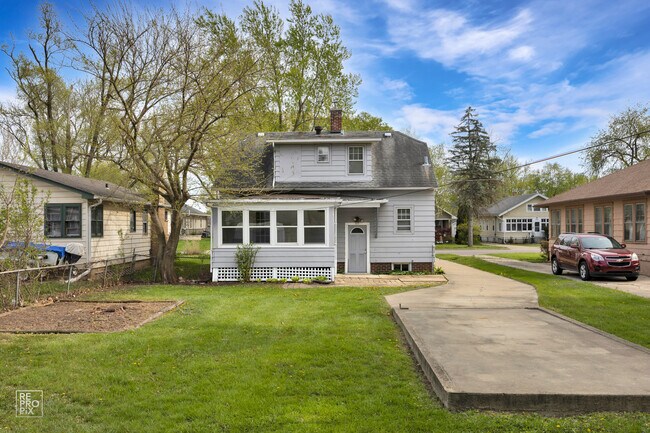 Building Photo - 1009 Prairie St