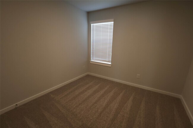 Building Photo - 8530 Blueberry Ash St