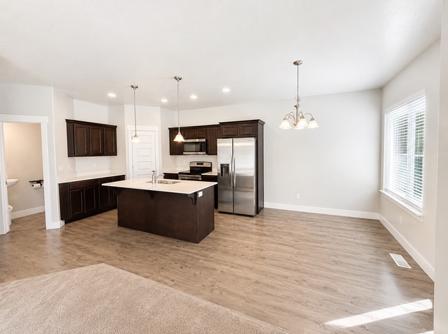 Building Photo - Beautiful 3-Bedroom Townhome in Lehi – Community Pool, Pickleball & More!