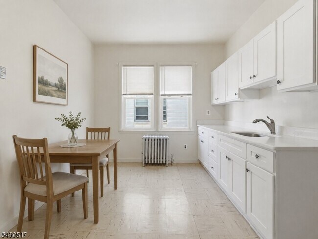 Building Photo - 265 N 17th St