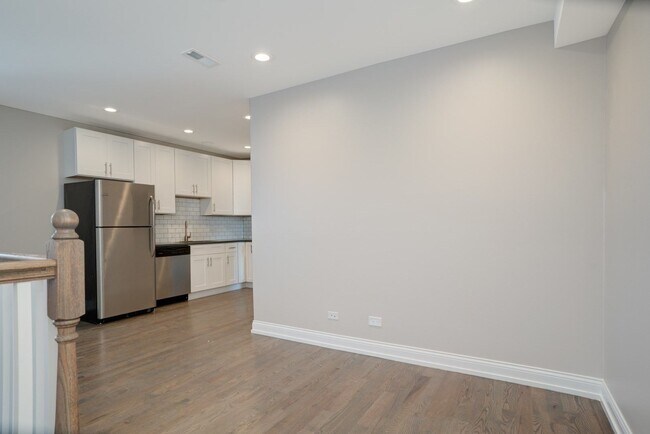 Building Photo - 2135 W 19th St