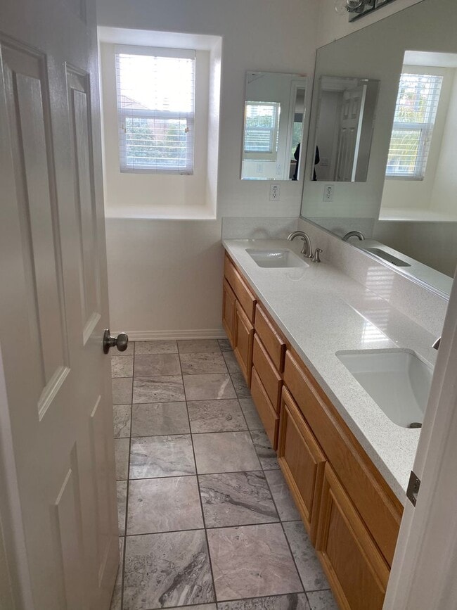 Building Photo - Carmel Valley “Shores” 5BR/3BA Executive H...