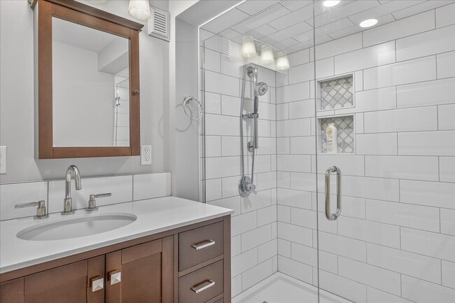 Building Photo - 1705 NW 25th Ave