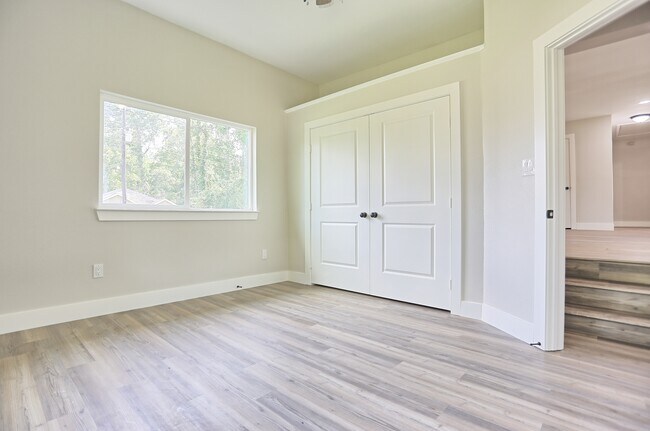 Building Photo - 704 Natchez River Cir