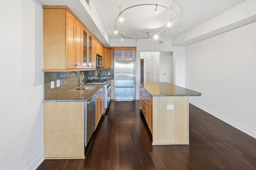 Building Photo - 1111 19th St N