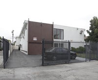 Building Photo - Troost Apts