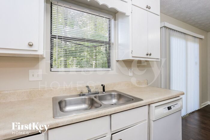 Building Photo - 3871 McGill Ln