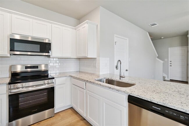 Building Photo - 525 Caymus Dr