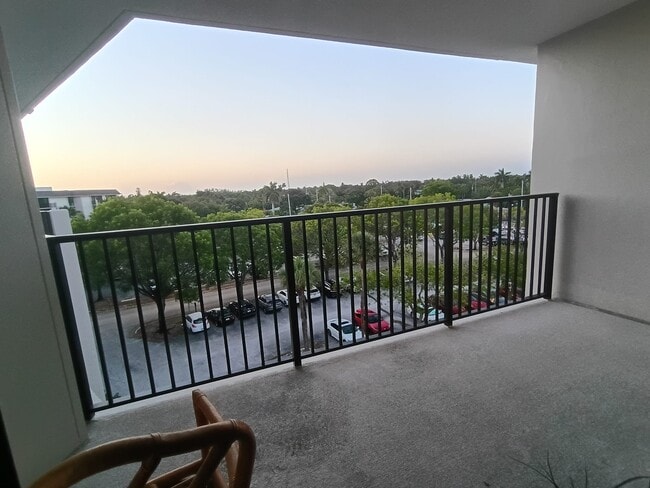 Building Photo - 1000 River Reach Dr