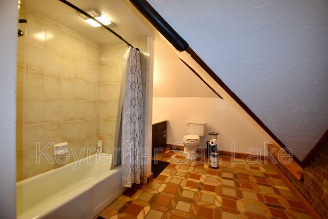 Building Photo - 1315 Washington Blvd