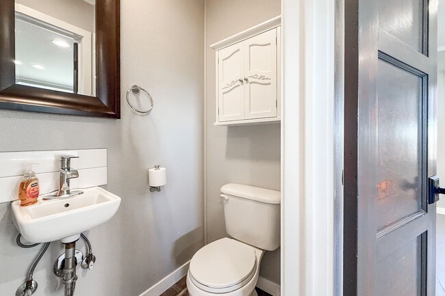 Building Photo - Remodeled 3-Bedrom Richland Alphabet Home ...