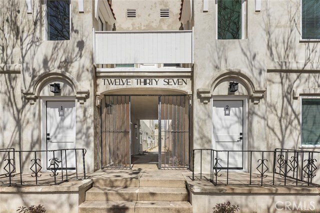 Building Photo - 1237 E 1st St