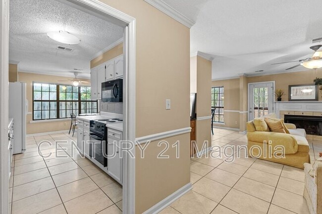 Building Photo - 2519 Carriage Creek