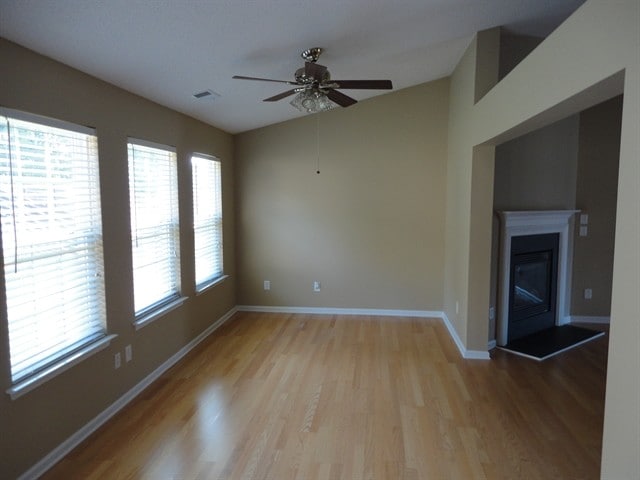 Building Photo - 1005 Glen Hollow Dr