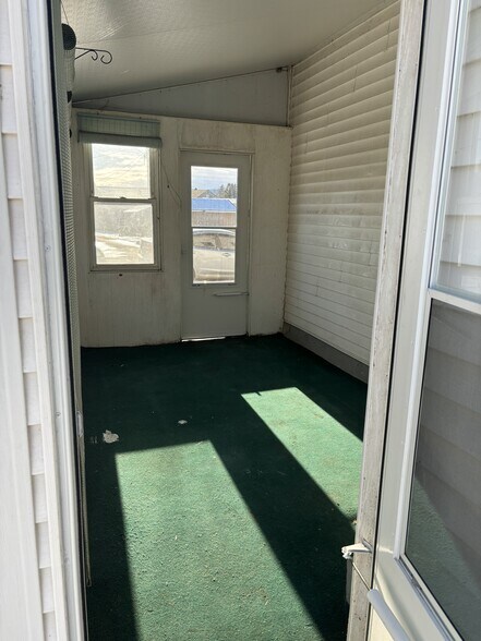 Building Photo - 615 Broad St