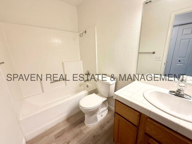 Building Photo - Charming Menifee Home