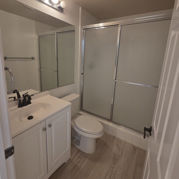 Building Photo - 7492 Seabluff Dr