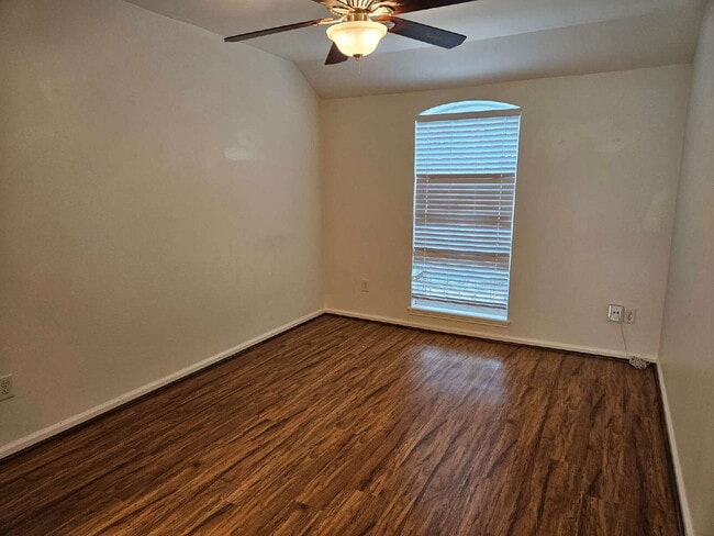 Building Photo - Fully Remodeled 3 Bed Home Near Galleria & Memorial Park - Utilities Included