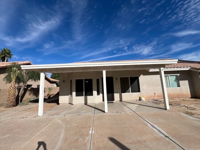 Building Photo - 4 BEDROOM IN BARKLEY RANCH!