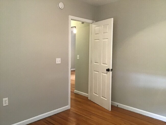 Building Photo - REDUCED!