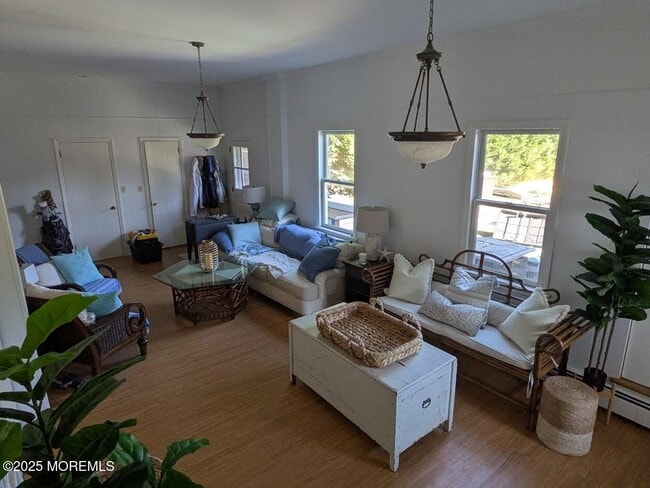 Building Photo - 206 Howell Ave