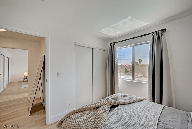 Building Photo - 3200 Ivory Coast Dr