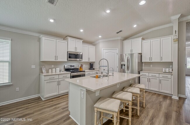 Building Photo - 15599 Chir Pine Dr