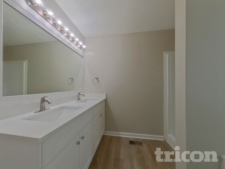 Building Photo - 128 Cliff Ct