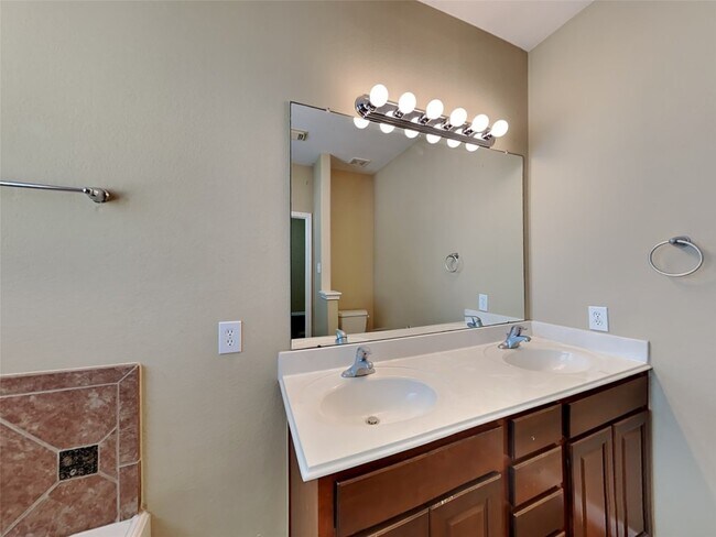 Building Photo - 26314 Longview Creek Dr