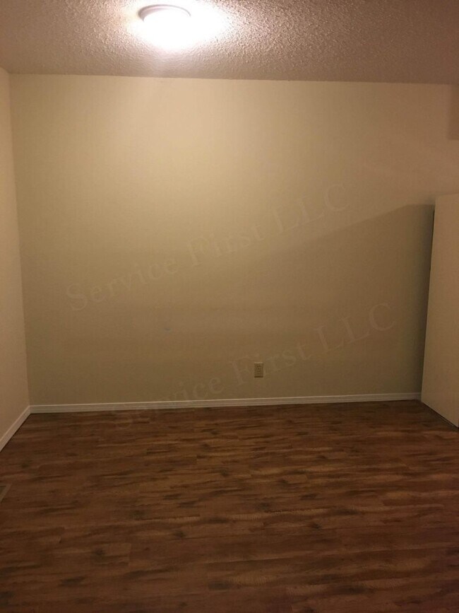 Building Photo - Buffalo Apartments (Bison Terrace)