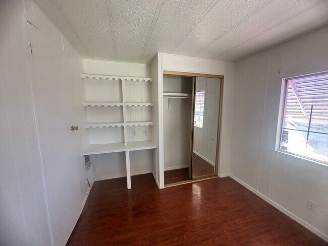 Building Photo - charming 2 bedroom mobile close to River