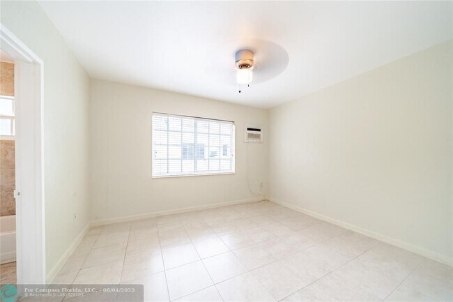 Building Photo - 3615 Thomas Ave