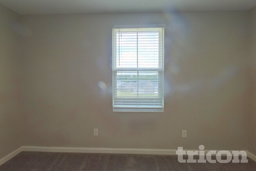 Building Photo - 757 Sequoia Dr