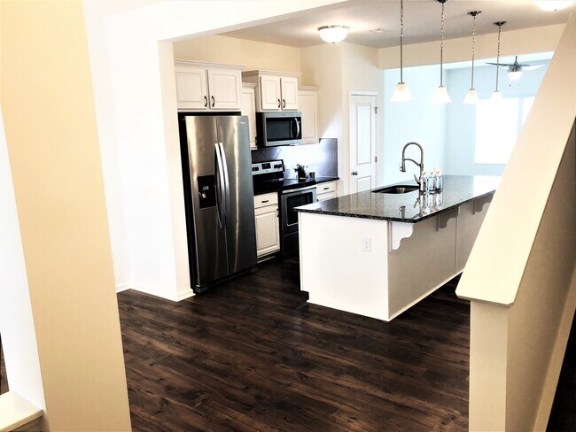 Stainless appliances - 113 Brookshire Ln