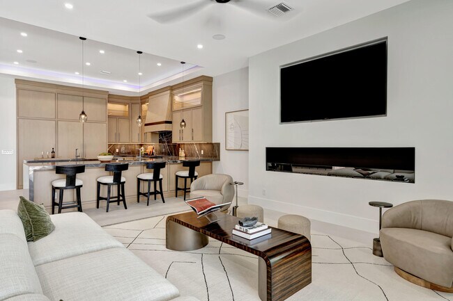 Building Photo - 416 S Lake Dr
