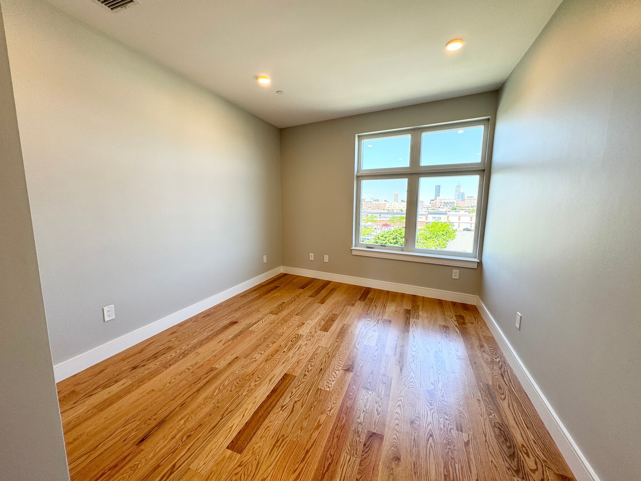 Building Photo - 16 Baker Ct