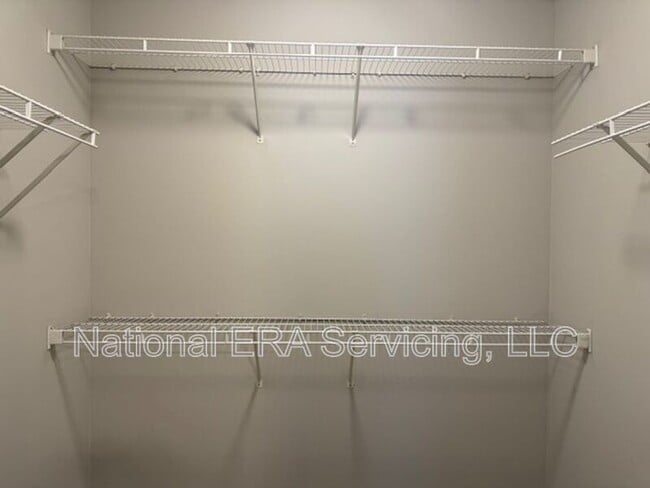 Building Photo - 711 Tullamore Way