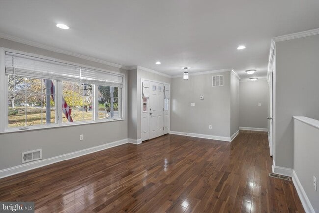 Building Photo - 1516 Cedarwood Dr