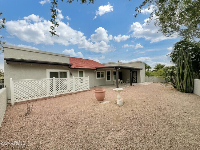 Building Photo - 15036 N Dogwood Ln