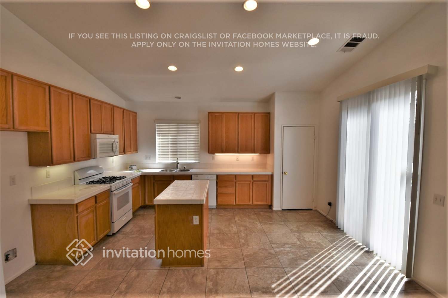 Building Photo - 42213 Marbella St