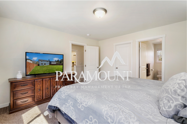 Building Photo - Beautiful 3 Bedroom Manchester Home!