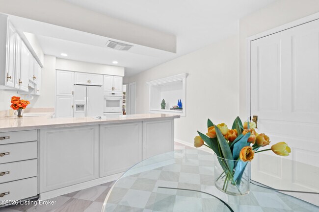 Building Photo - 2102 Northfield Dr