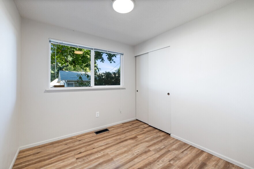 Building Photo - 3731 N Huson St