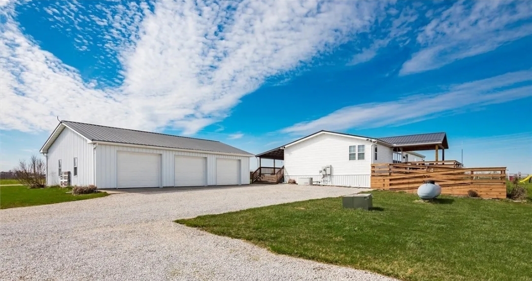 3 car garage - 66092 Pisgah Rd