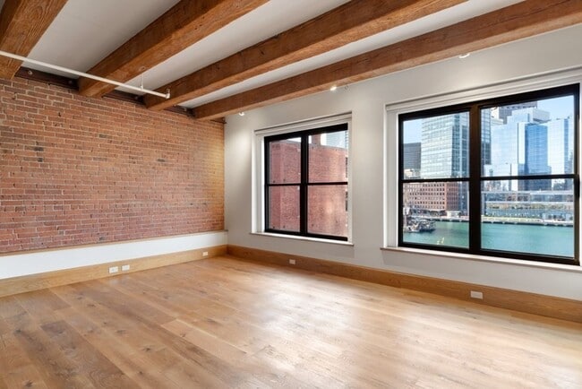 Building Photo - 33 Sleeper St