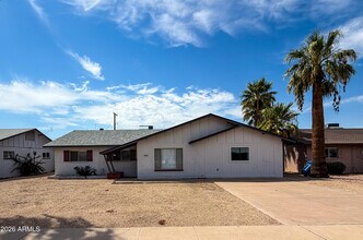 Building Photo - 1015 E Concorda Dr