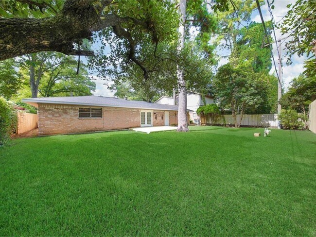 Building Photo - 10034 Westview Dr