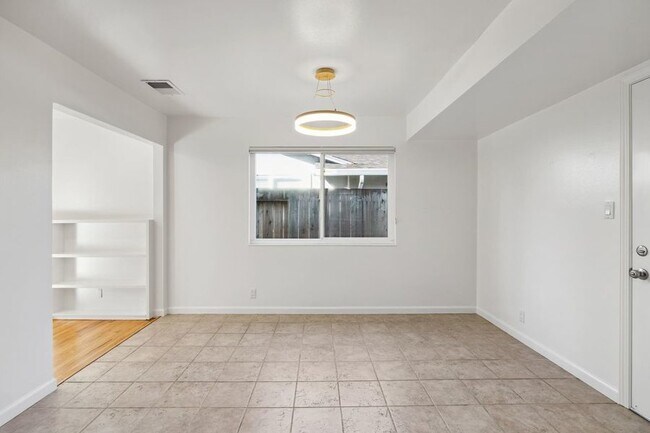 Building Photo - 6386 Blackwood Dr